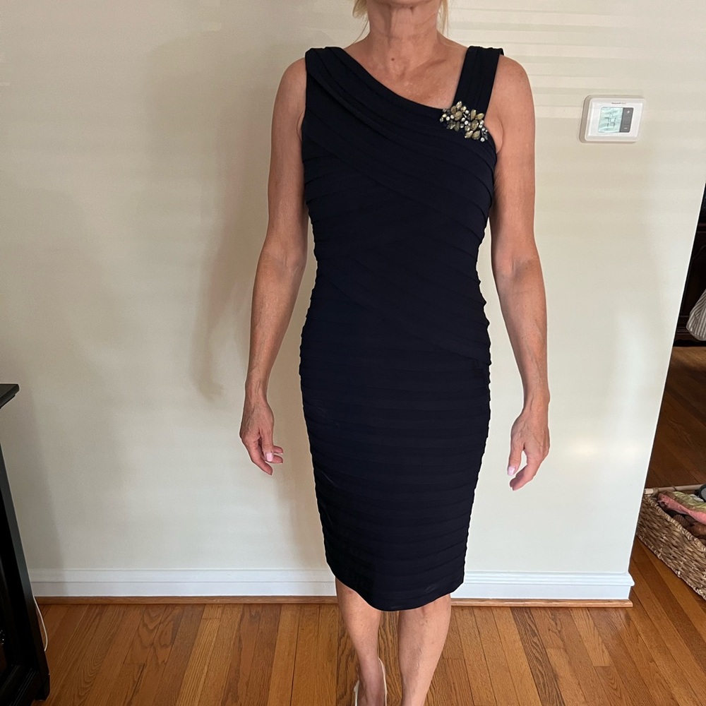 Elegant Navy Blue Sleeveless Dress